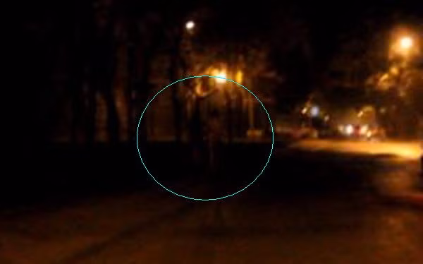 Gái mại dâm hoạt động nhộn nhịp trên đoạn đường trước cửa bệnh viện Trung ương Quân đội 108 (Hà Nội).