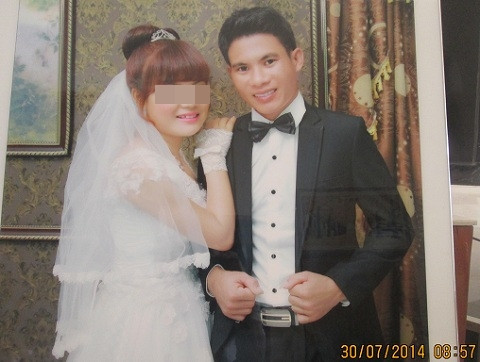 Ảnh cưới hai vợ chồng anh Thế và chị T.