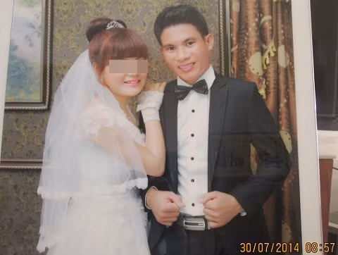 Ảnh cưới hai vợ chồng anh Thế và chị T.