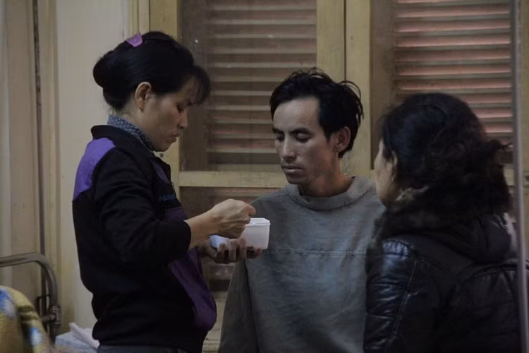 Họ phải cùng nhau quên đi Tết Nguyên đán để đấu tranh cùng bệnh tật