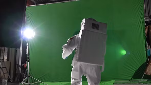 Cảnh quay thực tế với phông xanh.