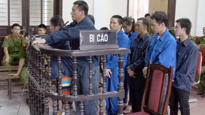 Ngày 28/8/2013, TAND tỉnh Nghệ An đã tuyên án tử hình hai bị cáo Nguyễn Trọng Tuấn và Xồng No Chá trong đường dây vận chuyển 208 bánh hêrôin xuyên quốc gia.