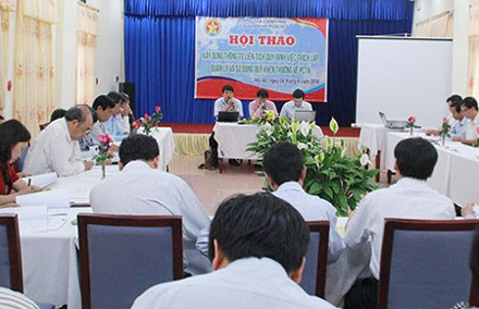 Quang cảnh hội thảo lấy ý kiến xây dựng dự thảo Thông tư liên tịch quy định việc trích lập, quản lý và sử dụng quỹ khen thưởng về PCTN do TTCP tổ chức tại Hội An sáng 4/4. Ảnh: Lê Phi.