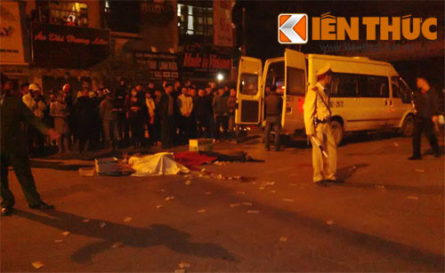 Vu tai nan giao thong xe máy dam xe tải 2 nguoi chet tham