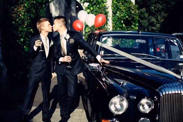 Edison Fan và Josh Taylor yêu nhau trong khoảng thời gian 6 tháng, sau đó quyết định đi đến hôn nhân. Chuyện tình của họ khiến cả hai bên gia đình sốc nặng. Tuy nhiên, họ vẫn cố gắng để xây dựng hạnh phúc khiến nhiều người cảm thấy ngưỡng mộ.