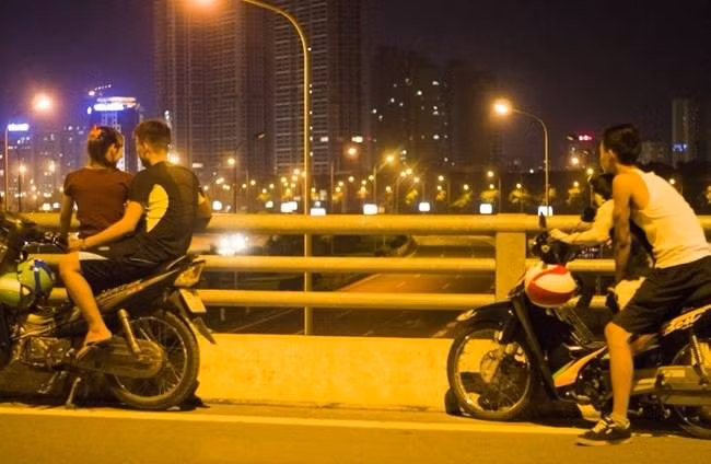 Không có "gấu" thì đưa cún đi dạo chơi.