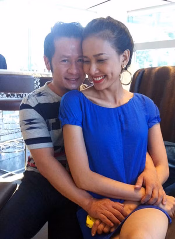 Người yêu hiện tại của Dương Mỹ Linh không ai khác chính là Bằng Kiều. Bị đồn cặp kè hồi đầu năm nay, vài tháng gần đây Bằng Kiều mới công khai tình yêu bên bạn gái chân dài.