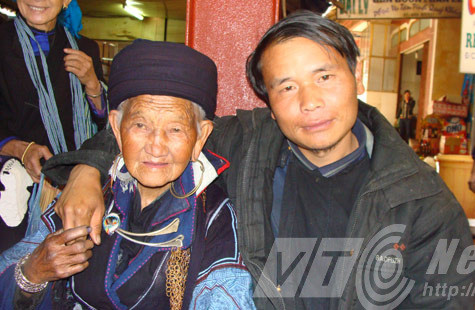 Dù bị gia đình ngăn cản nhưng cặp tình nhân này vẫn sống hạnh phúc với nhau. Ảnh: VTC.