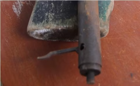 "Cùng với vận động tuyên truyền giao nộp, từ năm 2013 đến nay, Công an huyện Sơn Tây, Quảng Ngãi đã phát hiện và thu giữ gần 10 khẩu súng các loại", thượng tá Đinh Quang Ven Trưởng công an huyện Sơn Tây cho biết.