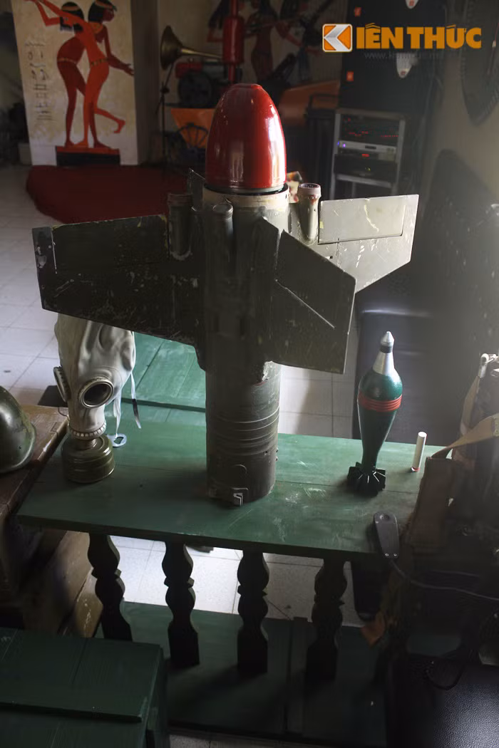 ... hay chiếc vỏ đuôi tên lửa đều được chàng trai trẻ 8X rất quý trọng.