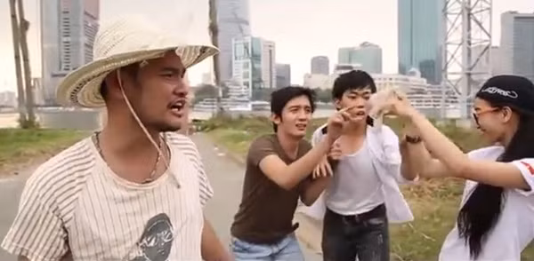 "Hôi càng nhiều càng tốt" là hiện tượng nổi tiếng thứ 5. Những hình ảnh xuất hiện ở hiện tượng này làm nhiều người nhớ đến vụ việc "hôi bia" xảy ra ở Đồng Nai chiều ngày 14/2/2013. Những hình ảnh "hôi của" nhanh chóng gây làn sóng phẫn nộ trong dư luận, thậm chí còn xuất hiện trên cả báo chí nước ngoài. 