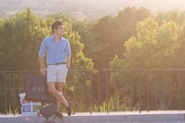 Theo thông tin mới nhất từ những người bạn của hai nhân vật chính thì Thammasat (trong ảnh) đã chủ động thể hiện tình cảm của mình với người mình yêu là Rinpoche.