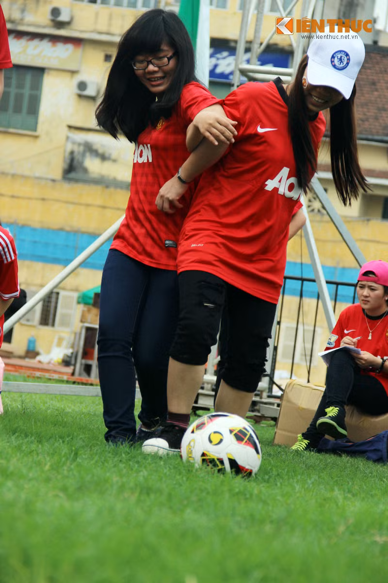 ... hào hứng và đầy nhiệt tình thể hiện tài năng.