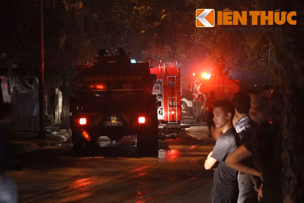 Theo thông tin ban đầu có hàng chục người bị thương đang được cấp cứu. Hiện vẫn chưa xác định được nguyên nhân xảy ra vụ cháy.