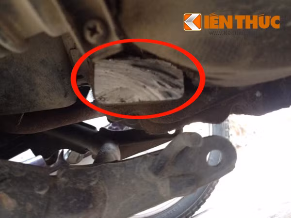 Số khung của xe máy vừa bị mài nhẵn