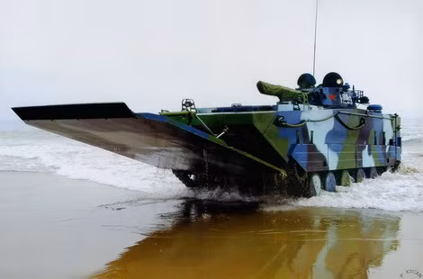 Lá chắn sóng sẽ được mở ra khi ZBD tiến hành bơi nước, và nghiễm nhiên thành một lớp giáp chống đạn mới.