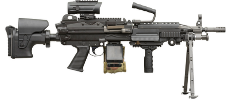 Báng súng có thể tùy chỉnh độ cao điểm tỳ của má xạ thủ vào báng, giúp ngắm bắn thoải mái hơn.