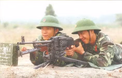 PKMS ở Việt Nam thường lắp giá 3 chân. Ảnh: diễn đàn quansuvn