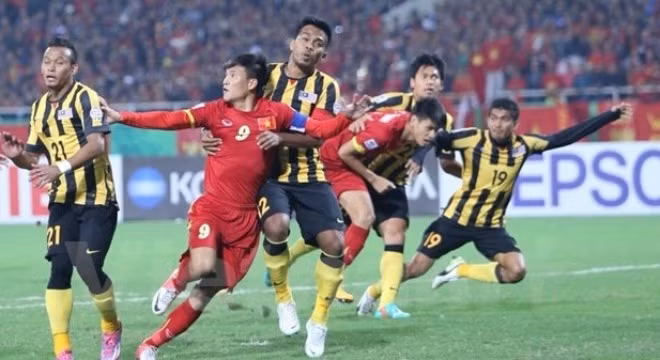Trận thua 2-4 của ĐT Việt Nam trước Malaysia trên sân Mỹ Đình hôm 11/12 bị nhiều người nghi ngờ là có tiêu cực.