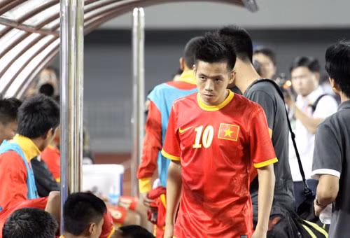 Tán Tài bỏ DT Viet Nam vói lý do bi bac dai-Hinh-3