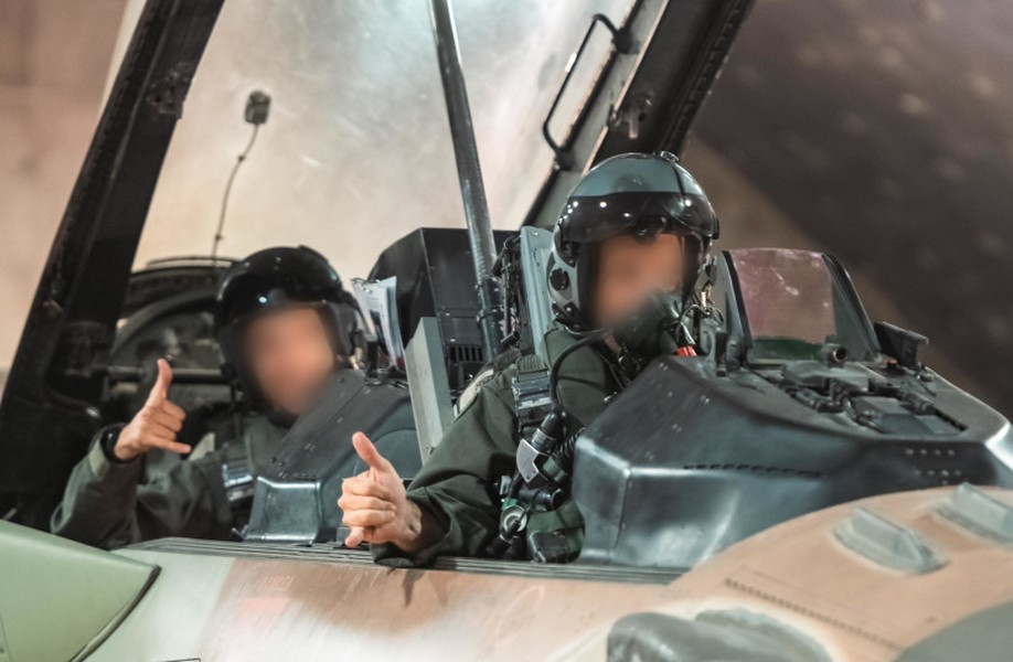 Đáng chú ý là các quốc gia xung quanh, trong đó nổi bật là Iraq đã tuyên bố đóng cửa không phận khi vụ tấn công diễn ra, thực tế trên gây ra rất nhiều thắc mắc về tuyến đường chiến đấu cơ Israel đã sử dụng để tiếp cận mục tiêu. Theo Al-Hura.