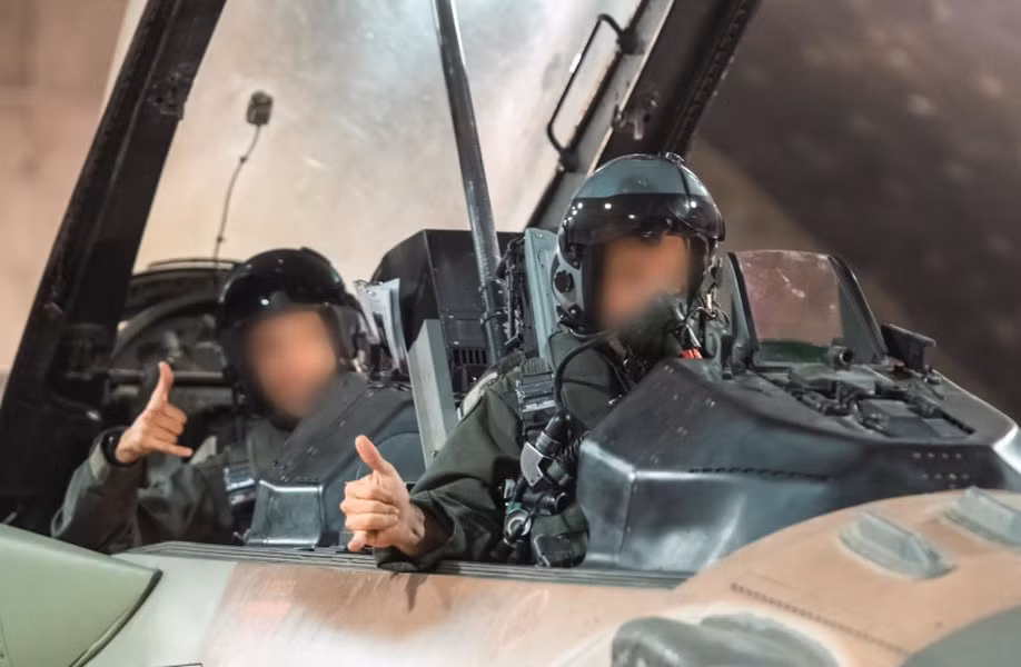 Đáng chú ý là các quốc gia xung quanh, trong đó nổi bật là Iraq đã tuyên bố đóng cửa không phận khi vụ tấn công diễn ra, thực tế trên gây ra rất nhiều thắc mắc về tuyến đường chiến đấu cơ Israel đã sử dụng để tiếp cận mục tiêu. Theo Al-Hura.