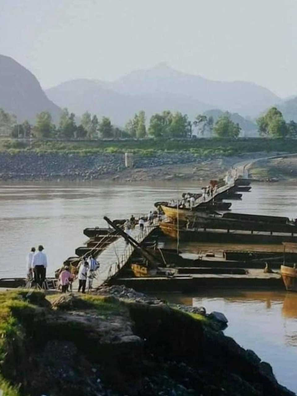 Tinh Hoa Binh thanh lap nam nao, co bao nhieu huyen va xa?