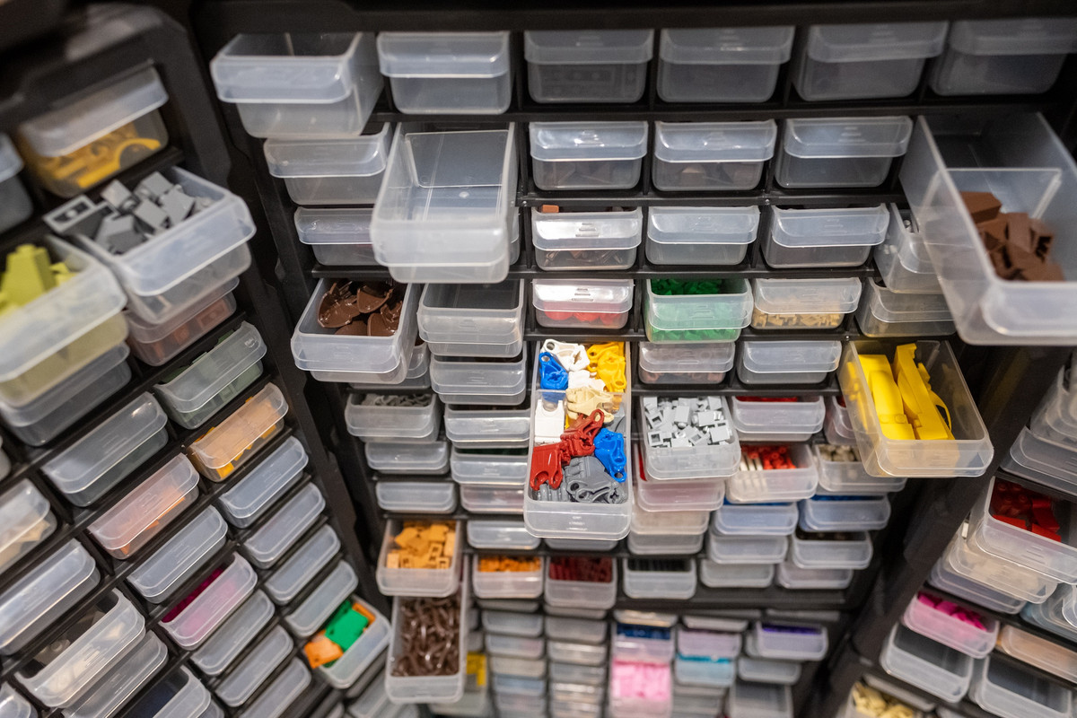 Đam mê các trò chơi xếp hình có từ khi Hoàng còn nhỏ. Giờ đây, bên cạnh công việc chuyên môn, Lego là thế giới tuyệt vời để anh thỏa sức sáng tạo.