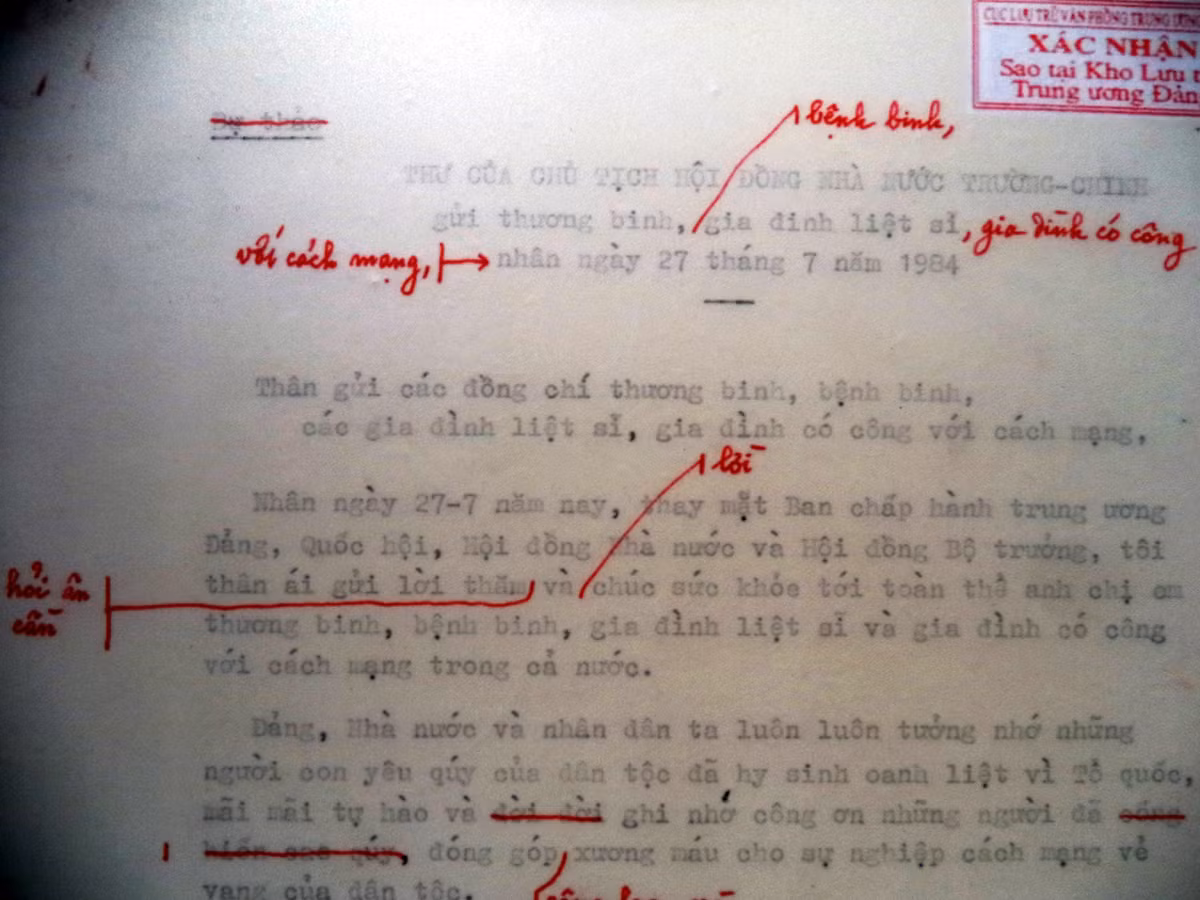 Thư Chủ tịch Hội đồng Nhà nước Trường Chinh gửi Thương binh bệnh binh, gia đình liệt sĩ, gia đình có công với cách mạng nhân ngày thương binh liệt sĩ, ngày 23/7/1984. Bản đánh máy có bút tích sửa chữa của đồng chí.