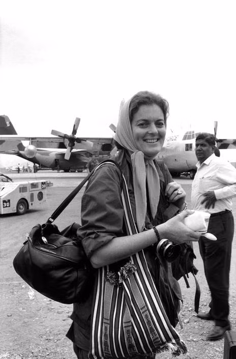 Marilyn Rita Silverstone (1929 - 1999) là một phóng viên ảnh kỳ cựu. Dù đã qua đời, song Silverstone vẫn luôn được nhớ đến như là một phóng viên và nhiếp ảnh gia lớn. Cuộc đời năng động của bà là minh chứng không thể phủ nhận cho điều bà từng tuyên bố: "Tôi có thể nói rằng tôi đã làm được tất cả những điều đó".