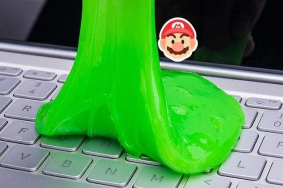 Lam the nao de lam sach bui ban trong lo dien thoai?-Hinh-3