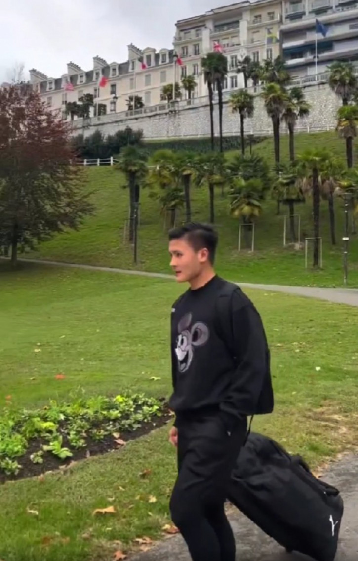 Quang Hải lên đường sang Thụy Sĩ, “luyện công” chờ ngày đá AFF Cup ảnh 1 Quang Hải lên đường sang Thụy Sĩ, “luyện công” chờ ngày đá AFF Cup ảnh 1