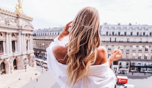  2. Gia đình có hạnh kiểm xấu. Trên thực tế, nếu chúng ta phải đi vào chi tiết về từ "hạnh kiểm xấu", vẫn còn khá nhiều khía cạnh liên quan, nói chung, tất cả các hành vi có thể được liên kết với hạnh kiểm, vì vậy đây là một nhận định toàn diện hơn.