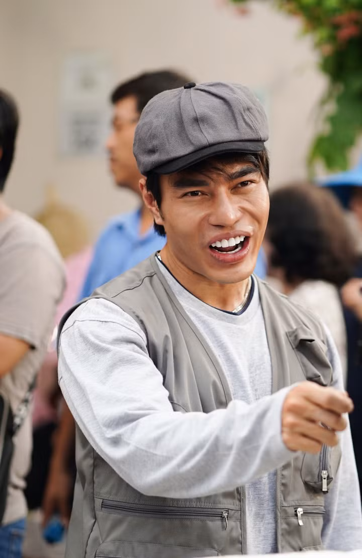 Le Duong Bao Lam duoc me cham “nhu em be” tren phim truong-Hinh-3