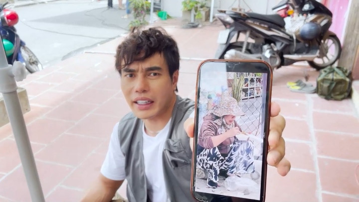 Lê Dương Bảo Lâm được mẹ chăm “như em bé” trên phim trường - Hình 2 Le Duong Bao Lam duoc me cham “nhu em be” tren phim truong-Hinh-2