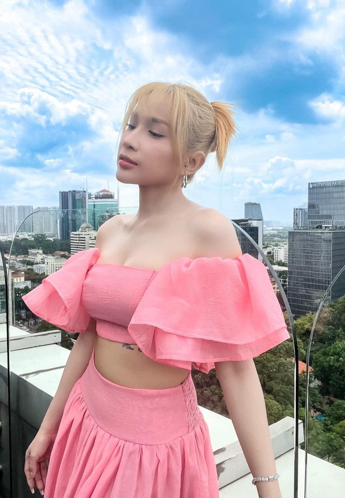 Kha Nhu chuong phong cach goi cam 'dot mat' o tuoi 35-Hinh-11