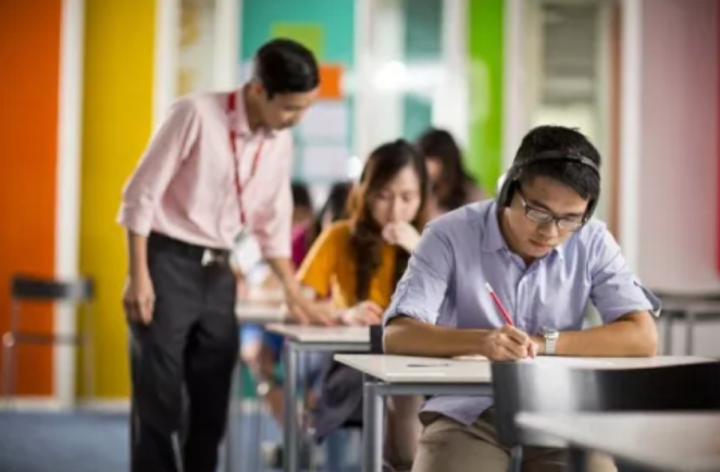 Chi vài chục triệu luyện IELTS, thí sinh "chết đứng" vì kỳ thi tạm dừng Chi vai chuc trieu luyen IELTS, thi sinh