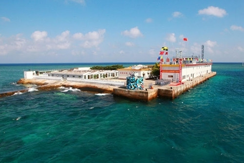 Tiền đồn của Trung Quốc trên đá Chữ Thập, Trường Sa.