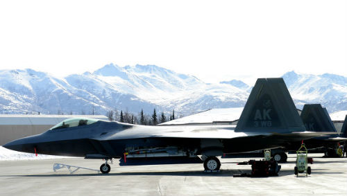 Máy bay F-22 dùng để không kích IS