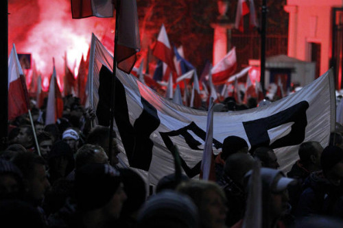 Người biểu tình ở đảng cánh hữu mang tư tưởng dân tộc cực đoan