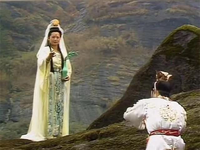 Nuoc tieu cua Bach Long Ma giup truong tho, sao yeu quai “ngo lo“?