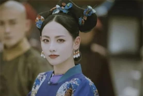 Là hồng nhan tri kỷ của Khang Hi, vì sao Dung Phi phải dọn nhà vệ sinh? - Hình 3 La hong nhan tri ky cua Khang Hi, vi sao Dung Phi phai don nha ve sinh?-Hinh-3