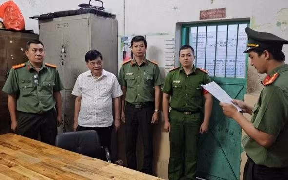 Bắt tạm giam ông Nguyễn Công Khế - Hình 2 Bat tam giam ong Nguyen Cong Khe-Hinh-2