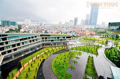 Khách sạn 5 sao này từng chiến thắng ở hạng mục Phát triển với giải thưởng “Khách sạn mới có thiết kế và xây dựng đẹp nhất” trong khu vực châu Á - Thái Bình Dương năm 2014.