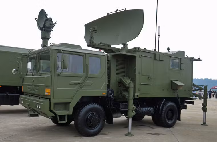 Trong ảnh là thành phần radar trinh sát của hệ thống I-6.