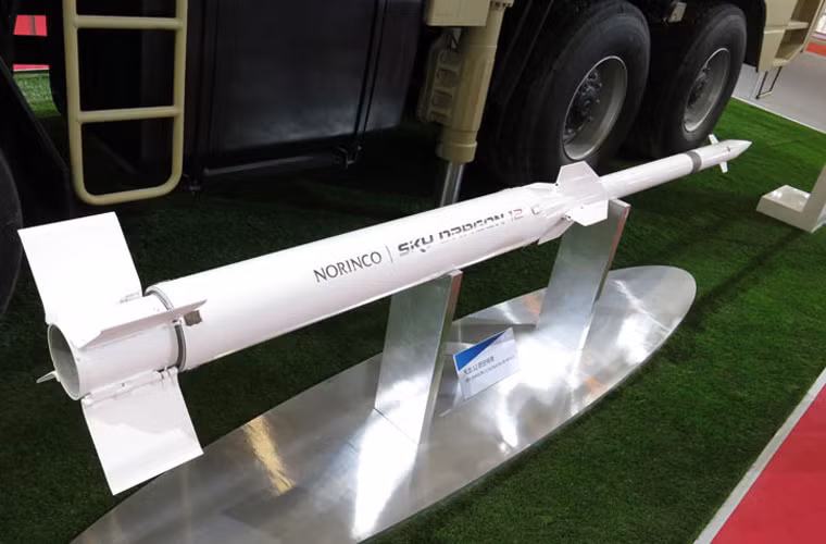 Đạn tên lửa của Sky Dragon 12 cũng khá giống loại đạn của Pantsir-S1.