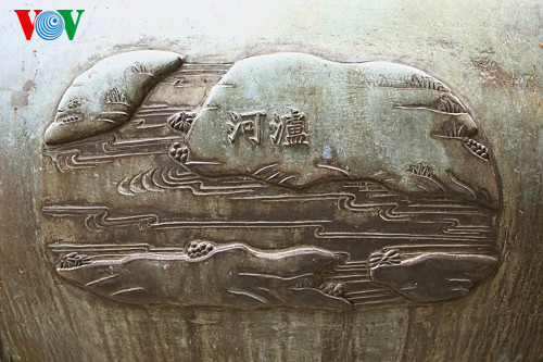 Lô Hà (Anh đỉnh): Sông Lô – con sông lớn ở vùng núi và trung du Bắc Bộ.