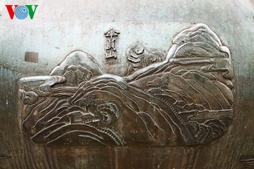 Tản Viên Sơn (Thuần đỉnh): Núi Tản Viên - ngọn núi thuộc tỉnh Hà Tây cũ, nay thuộc Ba Vì - Hà Nội Tản Viên là ngọn núi gắn liền với truyền thuyết Sơn Tinh trị thuỷ.