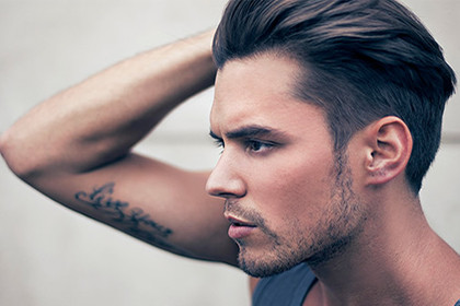 Riêng những người có chất tóc khô cứng thì vừa sinh ra đã phải làm việc quần quật, không có phút rảnh rỗi.