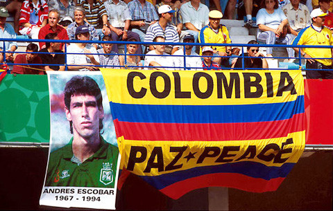 Colombia ngỡ ngàng sau cái chết của Andres Escobar.